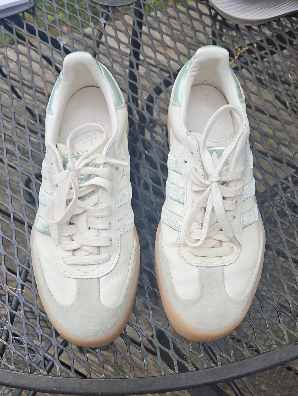 adidas MENS SAMBA Cream Sneakers with Pale Green Accents